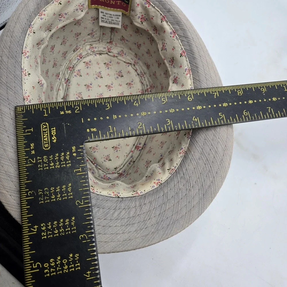 Scala Pronto Fedora Light Gray With Cloth Flower Accent Pre-Owned Linen Vintage